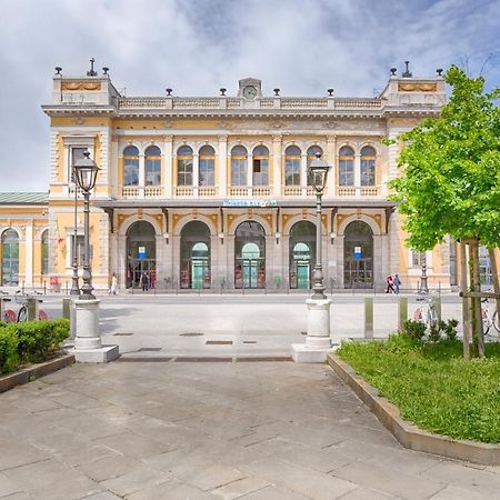 Mihaela Apartment - Charme Near The Station Trieste Exterior photo