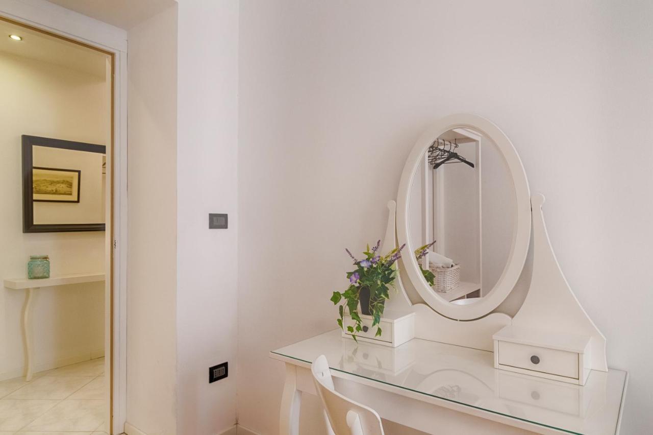 Mihaela Apartment - Charme Near The Station Trieste Exterior photo